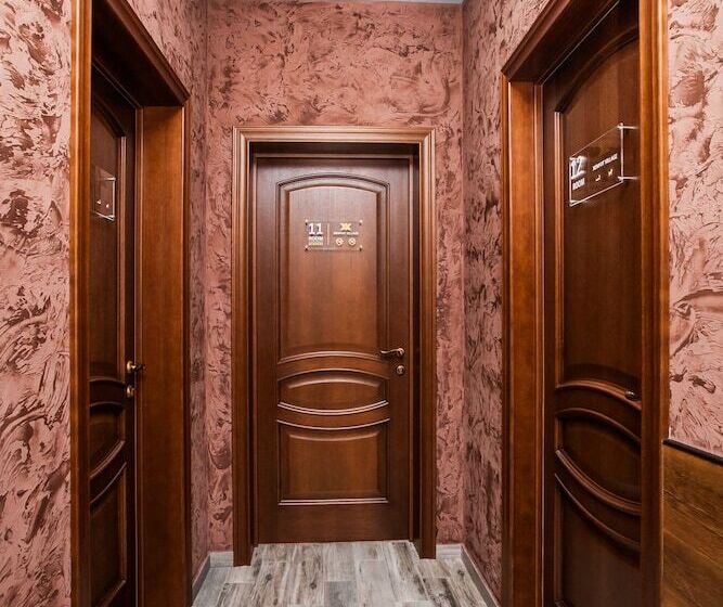 هتل Zhemchug Village