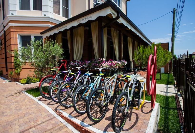 هتل Zhemchug Village