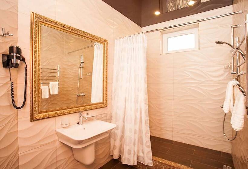 هتل Zhemchug Village