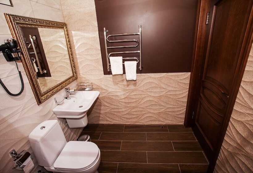 هتل Zhemchug Village