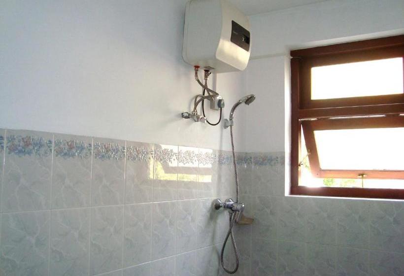 فندق Layathraa Kandy