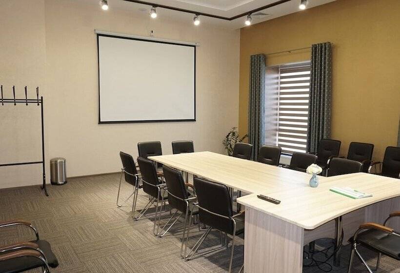 Sky Lux Hotel & Spa