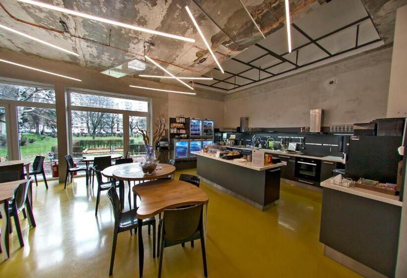 Smarthotel Nezvalova Archa