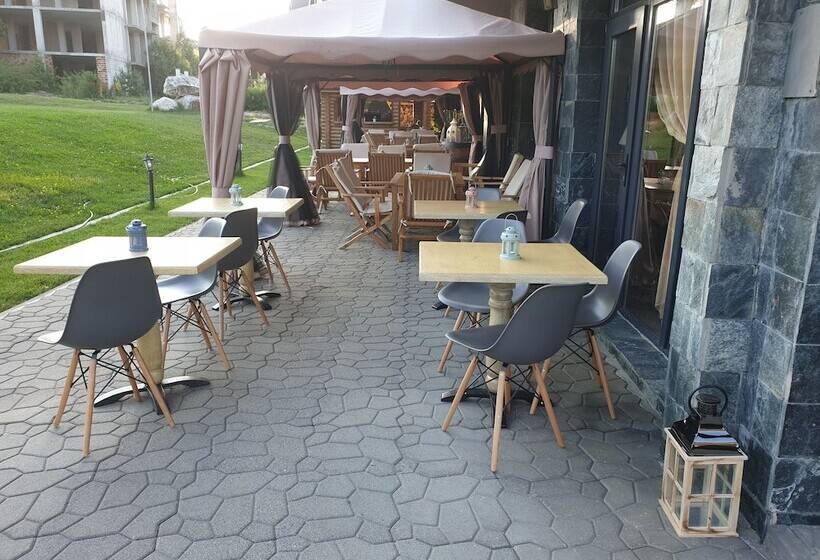 Cornelia Deluxe Residence