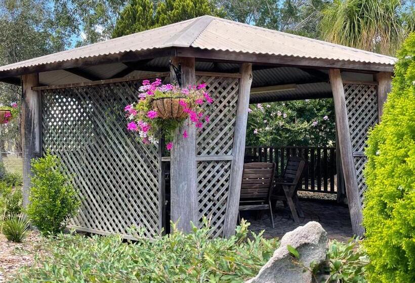 Crows Nest Motel