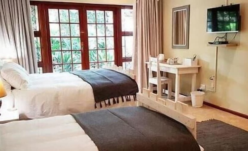 هتل 86 On Langenhoven B&b