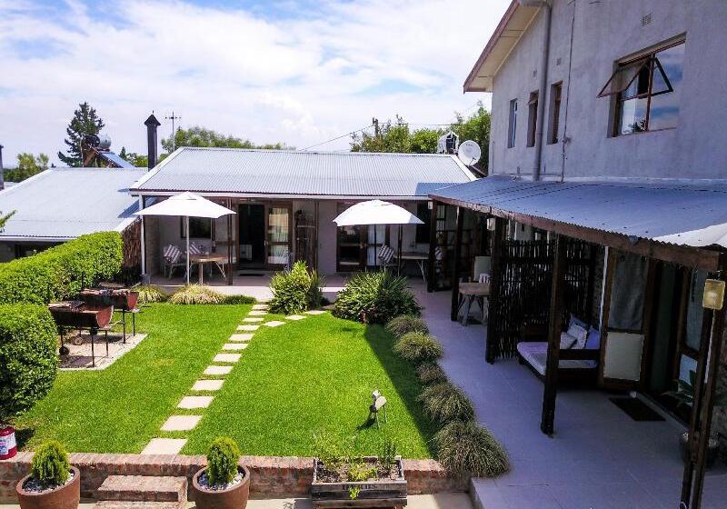 ホテル A Hilltop Country Retreat