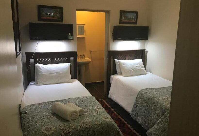 فندق A Little Guesthouse