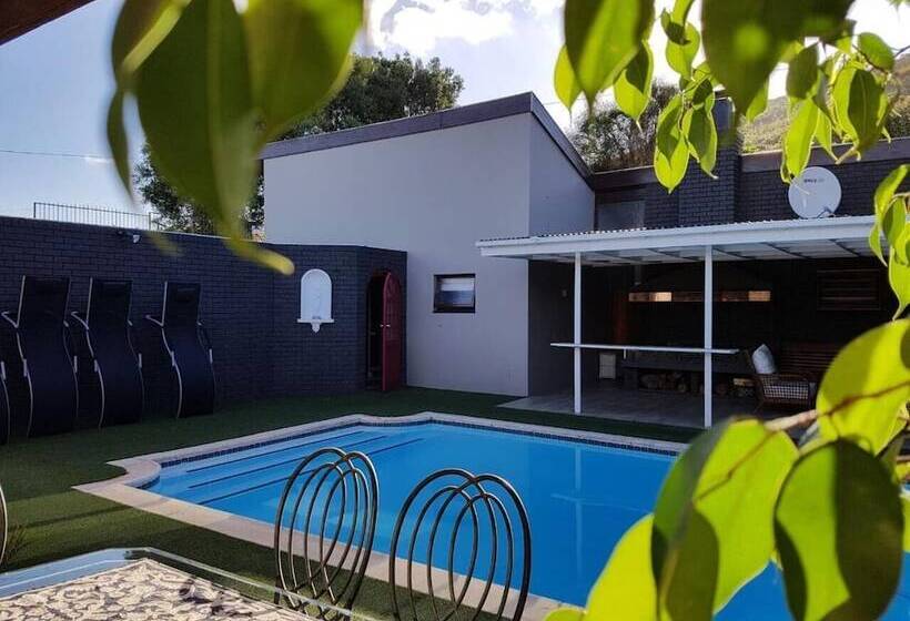 فندق A Queenslin Guesthouse