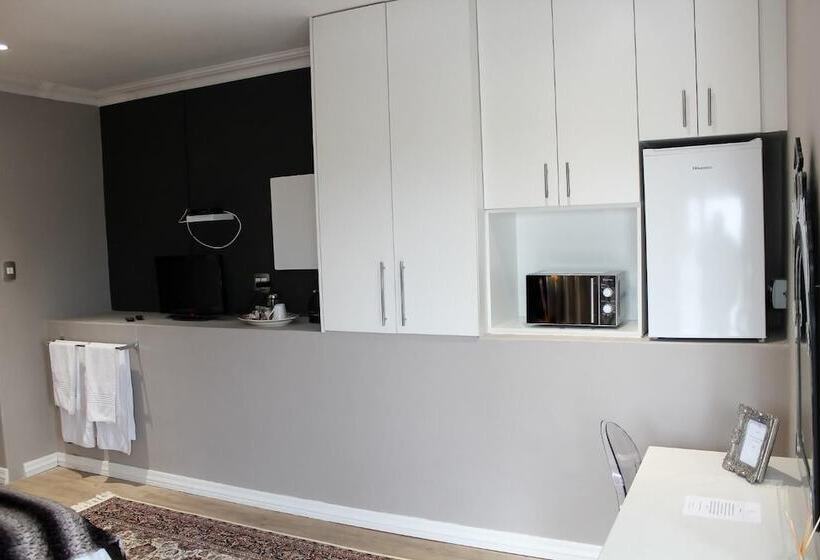 فندق A Queenslin Guesthouse