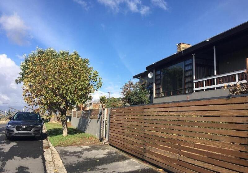 فندق A Queenslin Guesthouse