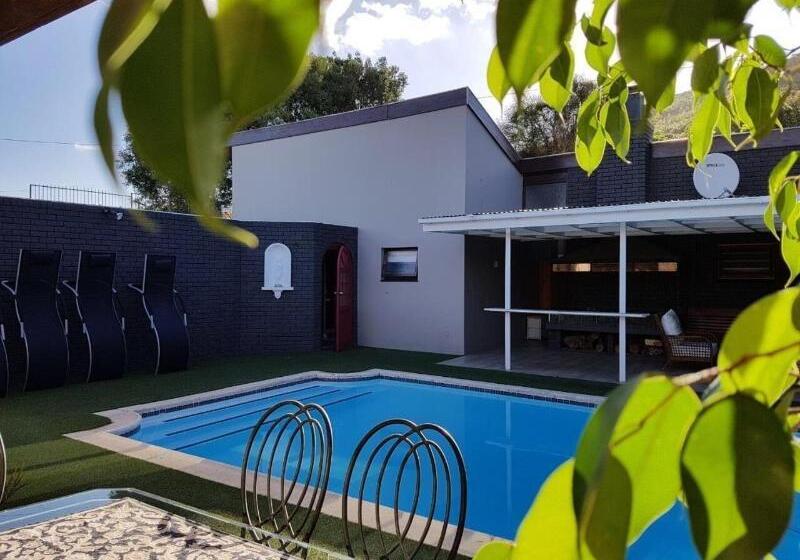 فندق A Queenslin Guesthouse