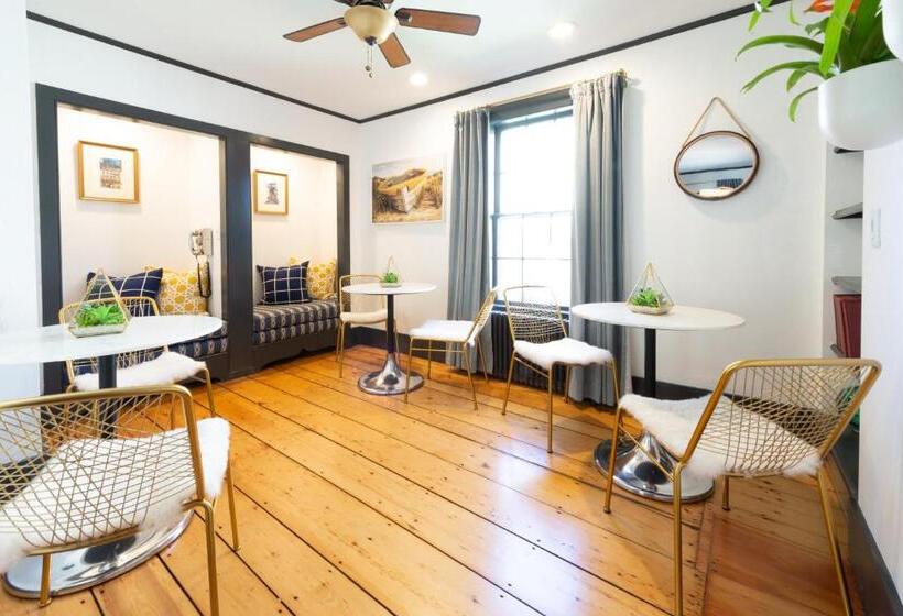 فندق Addison Choate