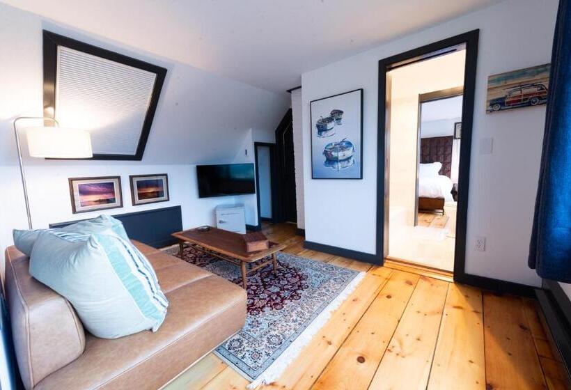 فندق Addison Choate