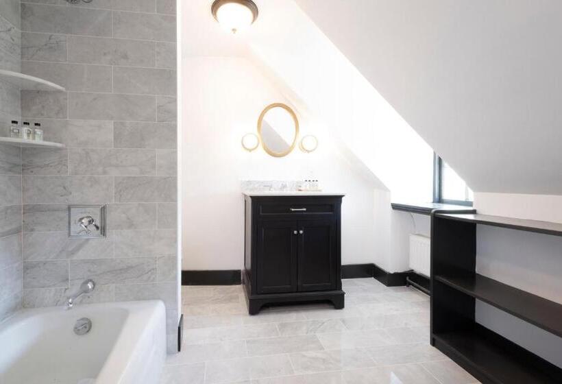 فندق Addison Choate