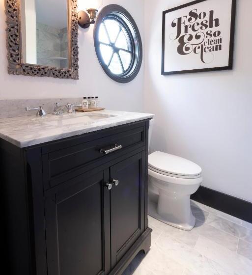 فندق Addison Choate