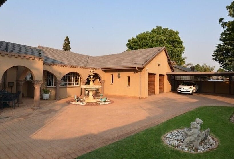 בית מלון כפרי Afton Safari Lodge