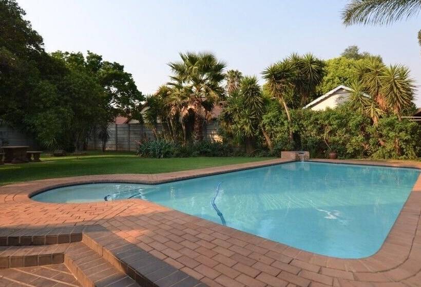 בית מלון כפרי Afton Safari Lodge