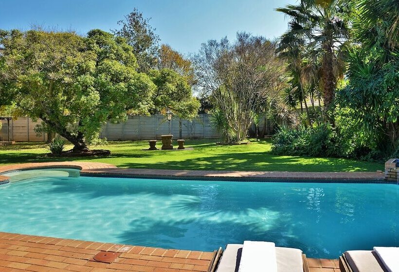 בית מלון כפרי Afton Safari Lodge