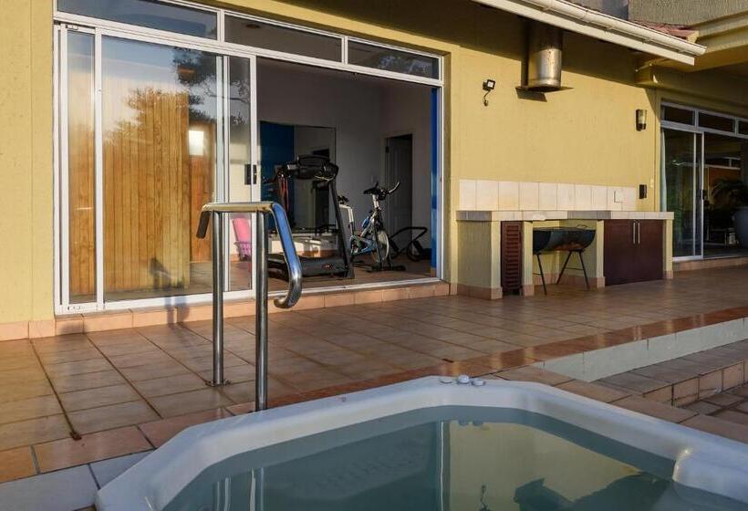 فندق Albatross Guesthouse