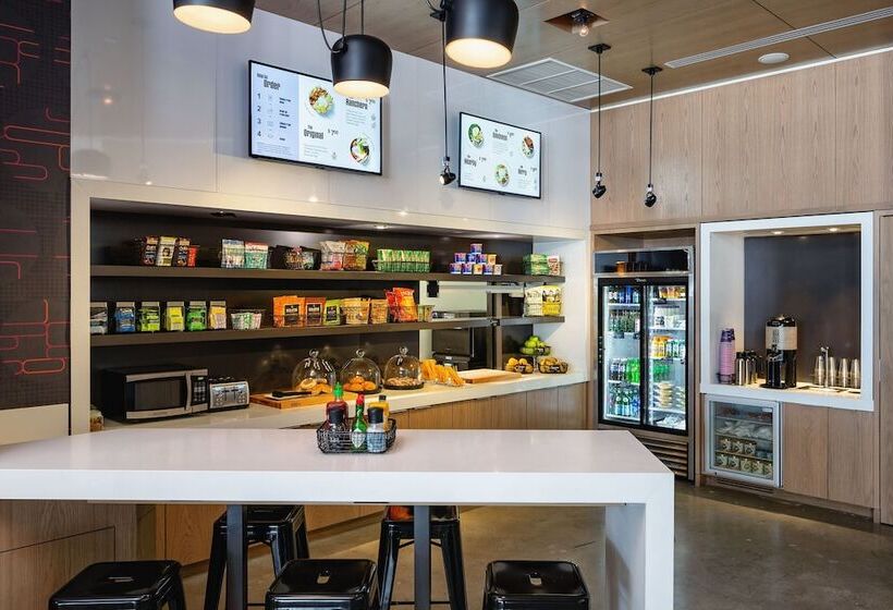 בית מלון כפרי Aloft Miami Aventura