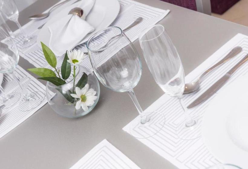 هتل Apartamentos Goodplaces Larios