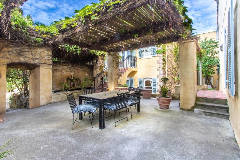 Auberge Burgundy Boutique Hotel & Spa