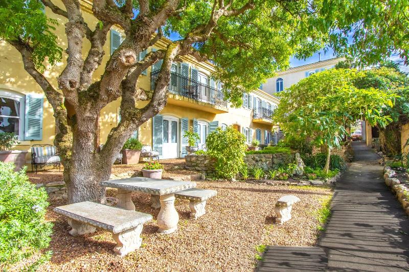 Auberge Burgundy Boutique Hotel & Spa