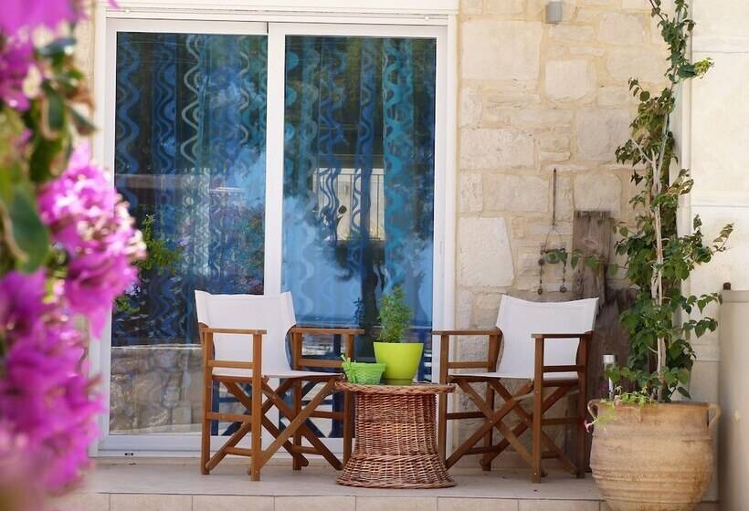 בית מלון כפרי Azure Beach