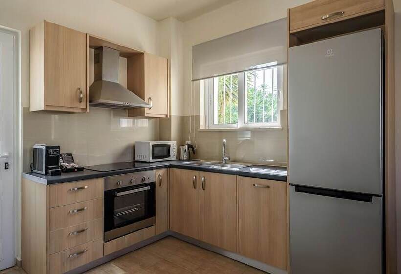 בית מלון כפרי Azure Beach