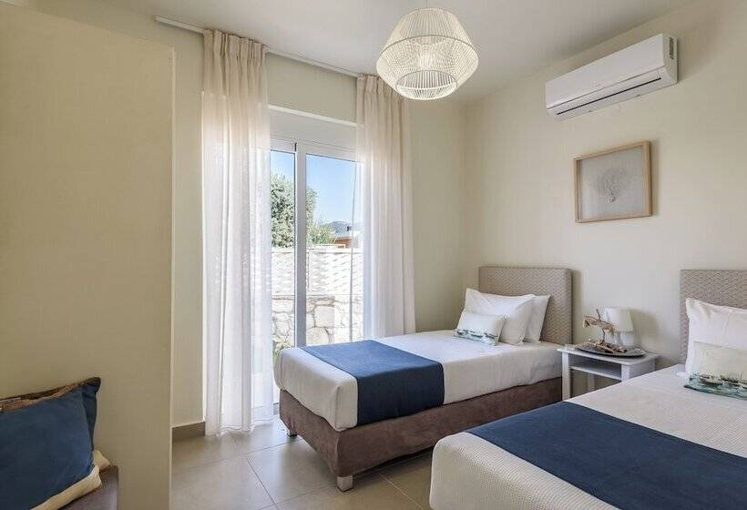 בית מלון כפרי Azure Beach