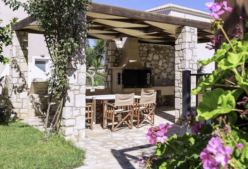 בית מלון כפרי Azure Beach