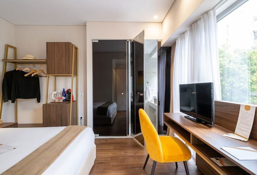 בית מלון כפרי B4b Athens Signature