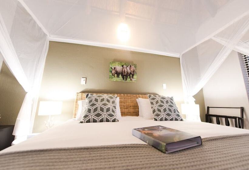 ホテル Bushbaby River Lodge