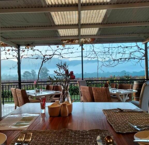 فندق Cana Vineyard Guesthouse