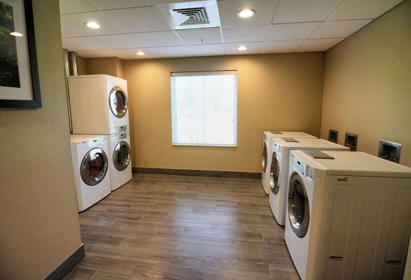 Отель Candlewood Suites Memphis East By Ihg