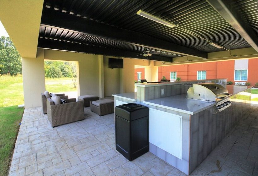 Отель Candlewood Suites Memphis East By Ihg