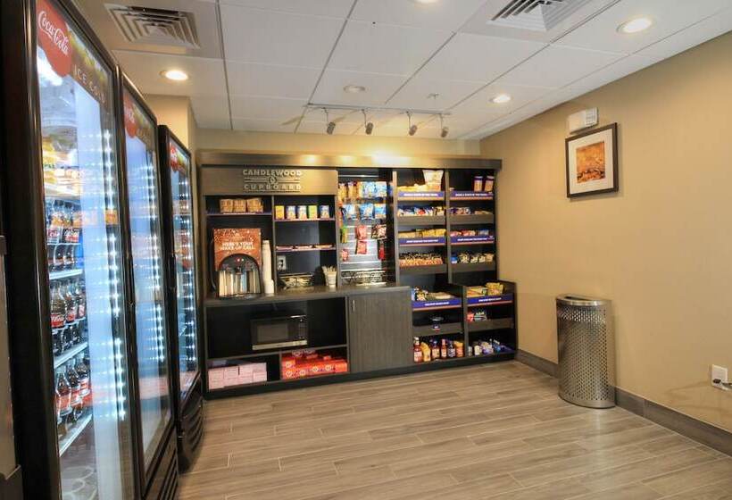 Отель Candlewood Suites Memphis East By Ihg