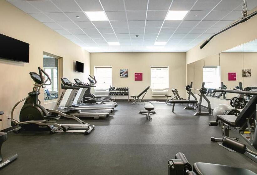 فندق Comfort Suites Fishkill Near Interstate 84