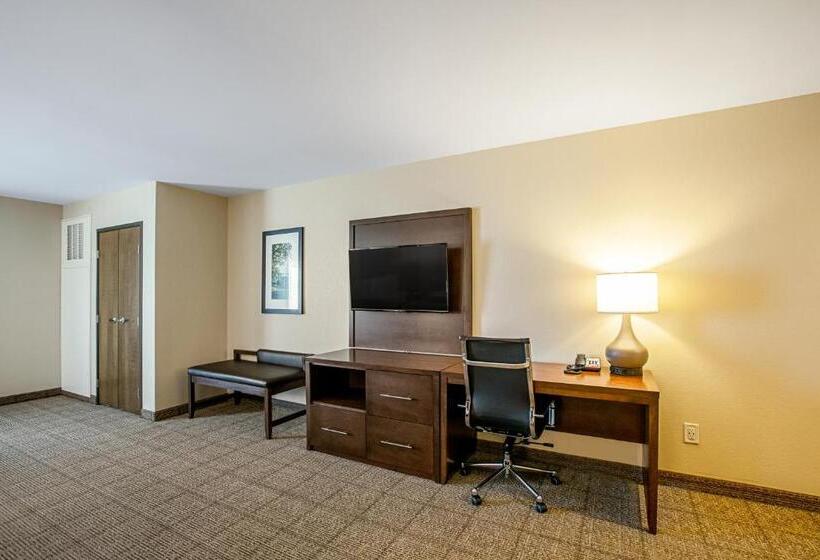 فندق Comfort Suites Fishkill Near Interstate 84