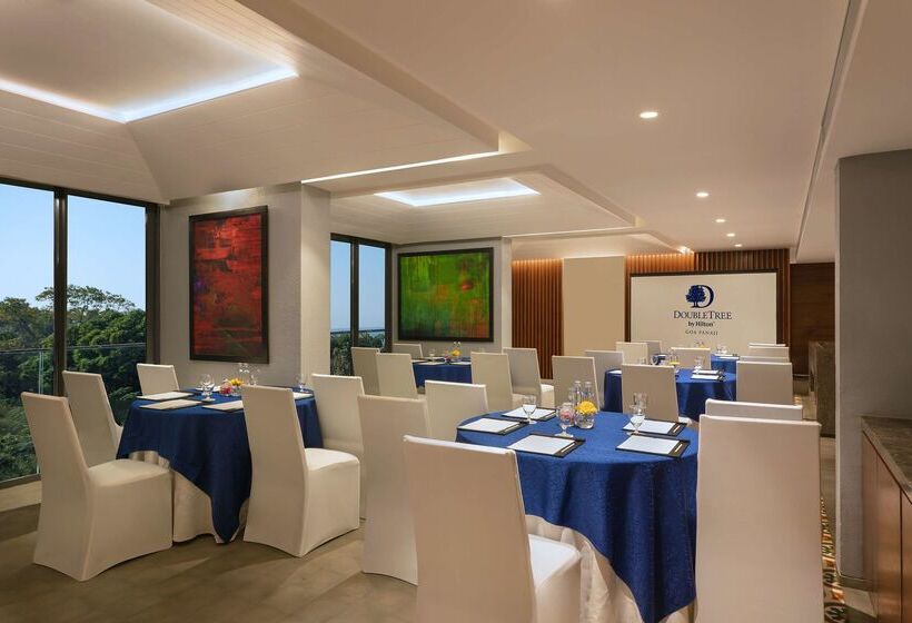בית מלון כפרי Doubletree By Hilton Goa Panaji