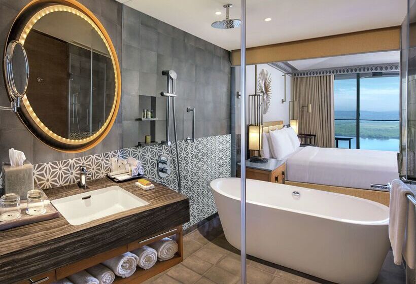 בית מלון כפרי Doubletree By Hilton Goa Panaji