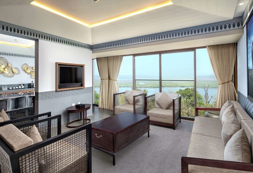 בית מלון כפרי Doubletree By Hilton Goa Panaji