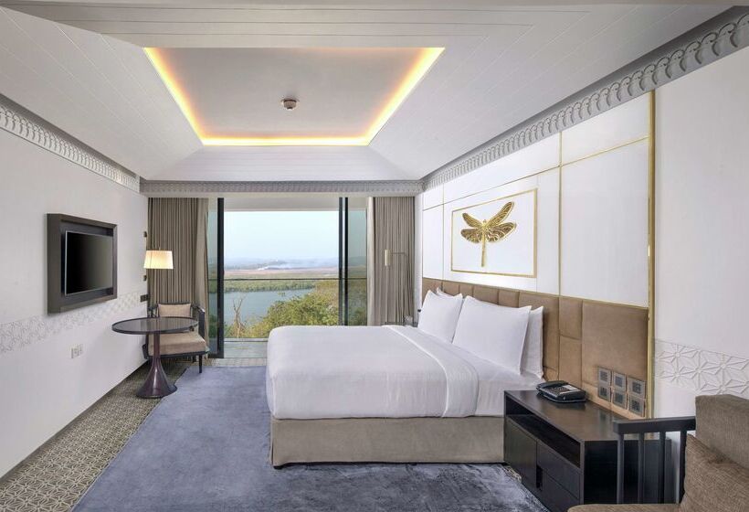 בית מלון כפרי Doubletree By Hilton Goa Panaji