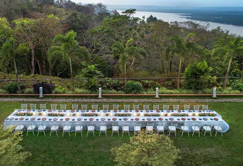 בית מלון כפרי Doubletree By Hilton Goa Panaji