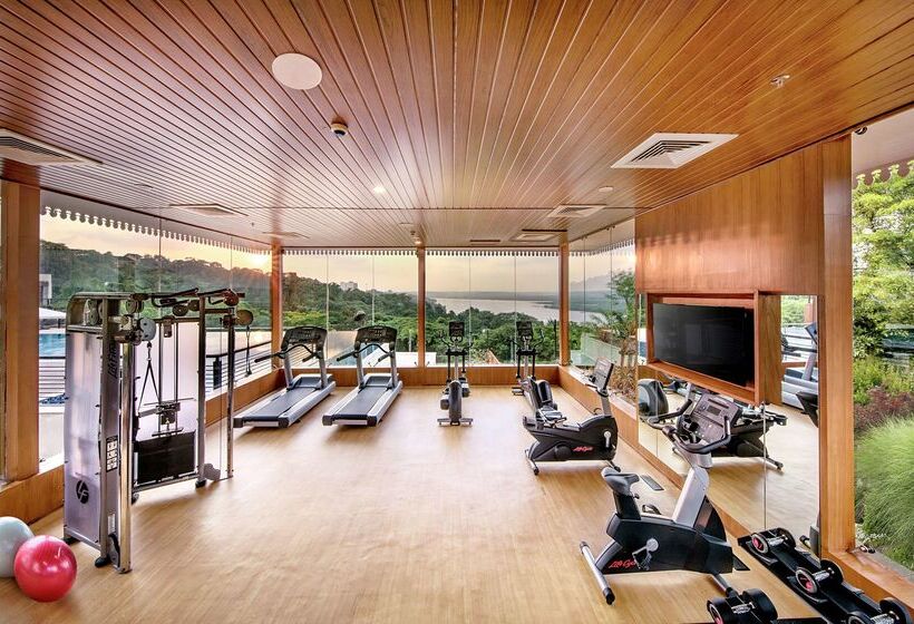 בית מלון כפרי Doubletree By Hilton Goa Panaji