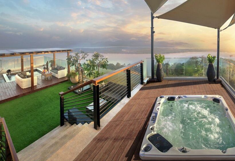 בית מלון כפרי Doubletree By Hilton Goa Panaji