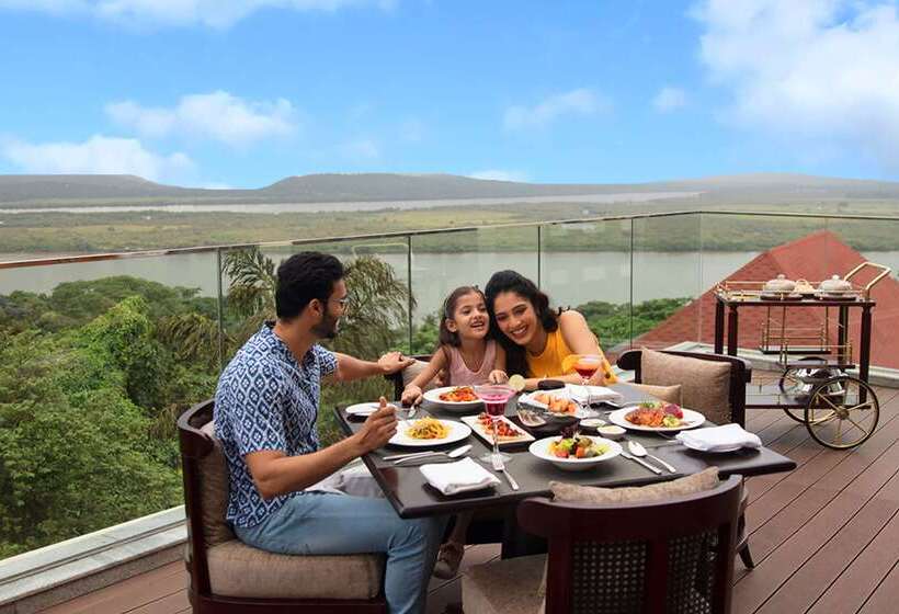 בית מלון כפרי Doubletree By Hilton Goa Panaji