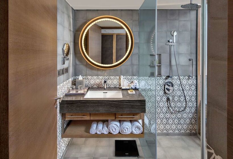 בית מלון כפרי Doubletree By Hilton Goa Panaji