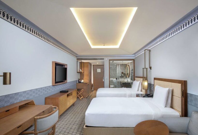 בית מלון כפרי Doubletree By Hilton Goa Panaji